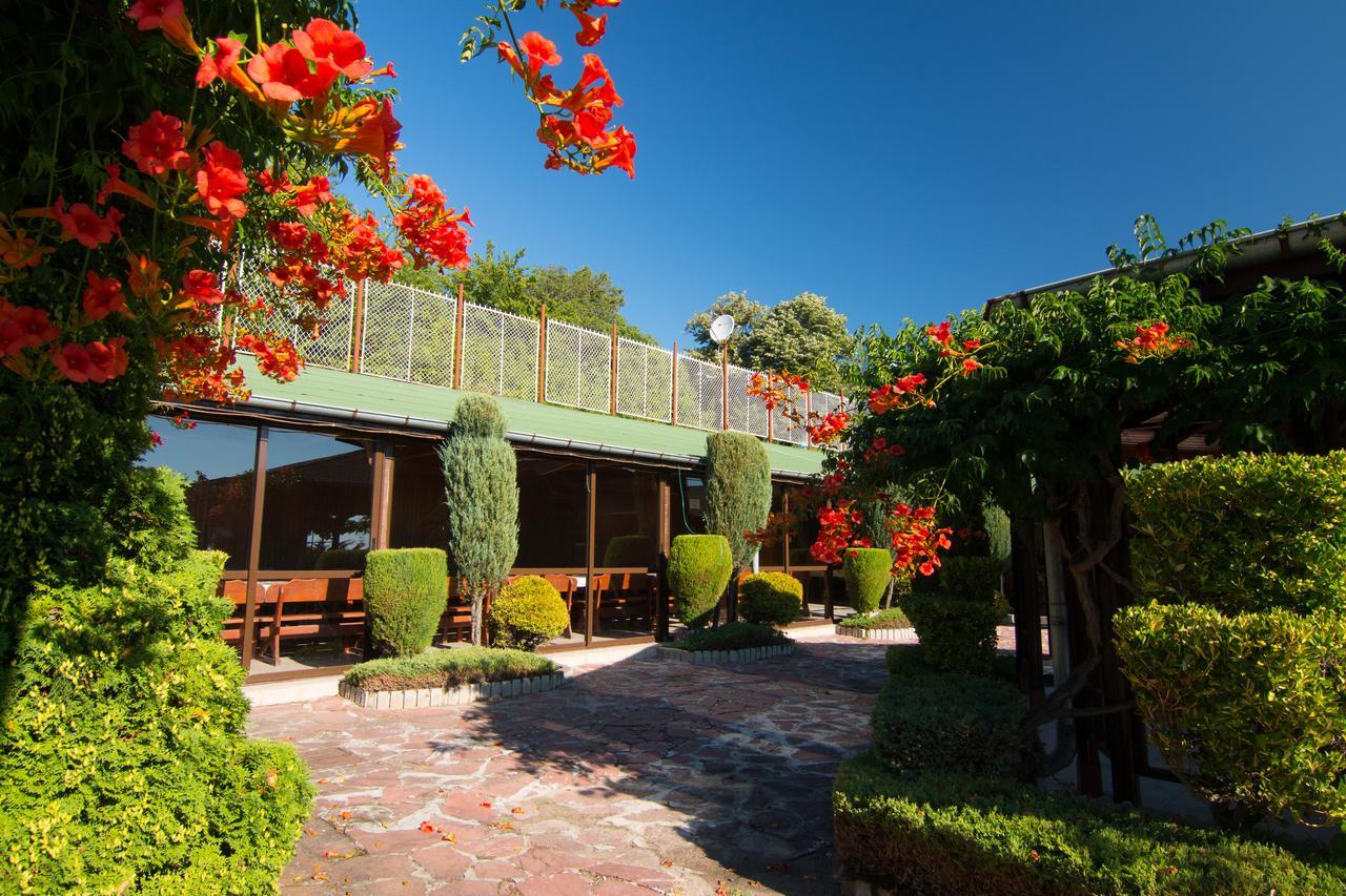 Complex Fichoza Hotel Varna Exterior photo